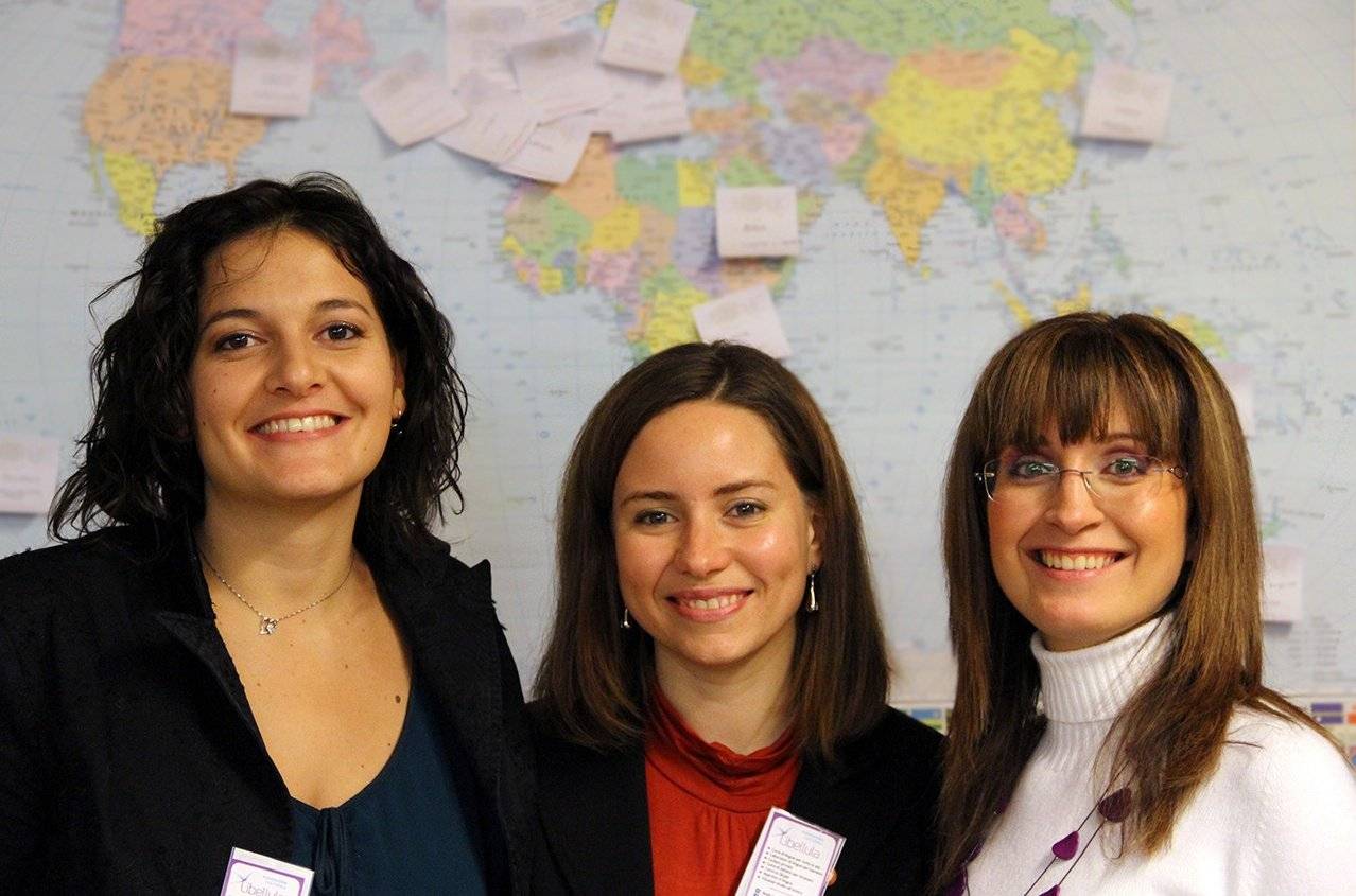 Libellula, tre ragazze e un unico sogno: creare la propria scuola di lingue Libellula, tre ragazze e un unico sogno: creare la propria scuola di lingue