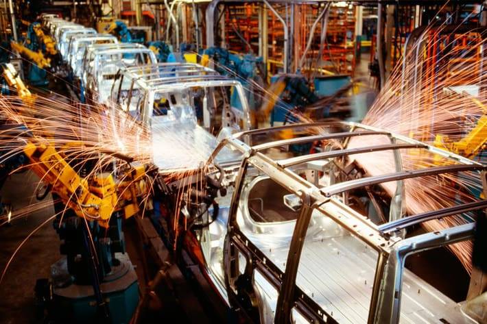 Grazie all’auto la produzione industriale è in crescita