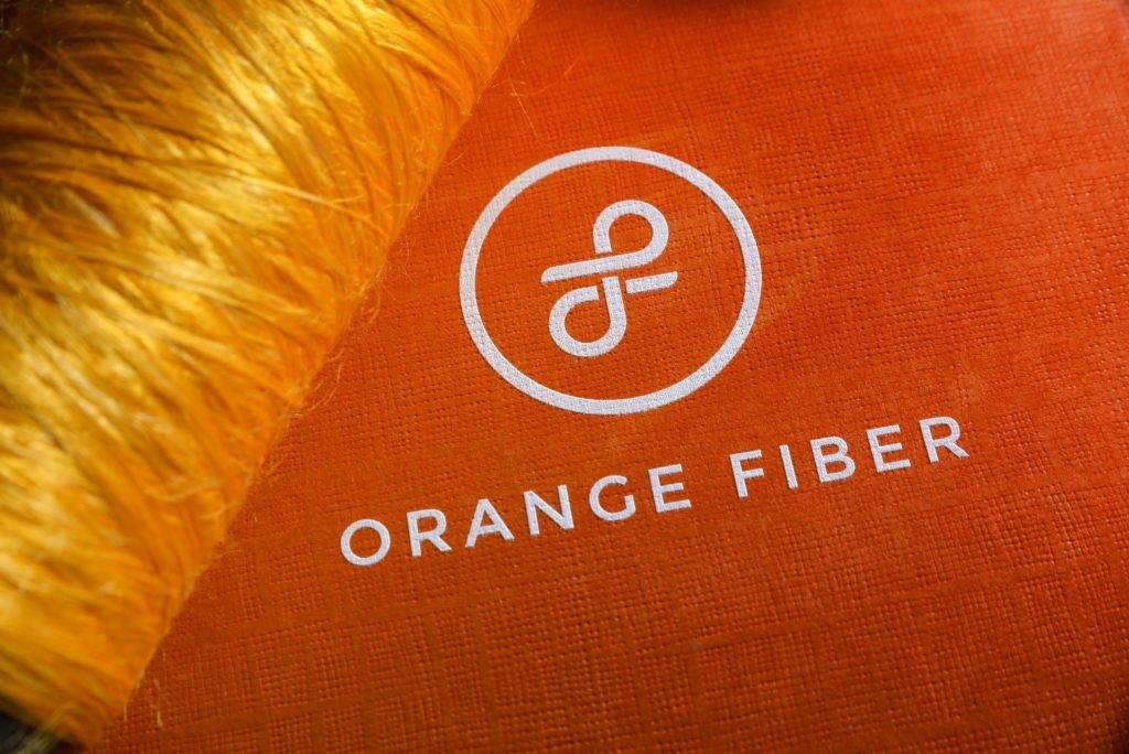 Angels for Women (AXA Italia) investe 100mila euro su Orange Fiber, la startup che crea tessuti dalle arance Angels for Women (AXA Italia) investe 100mila euro su Orange Fiber, la startup che crea tessuti dalle arance