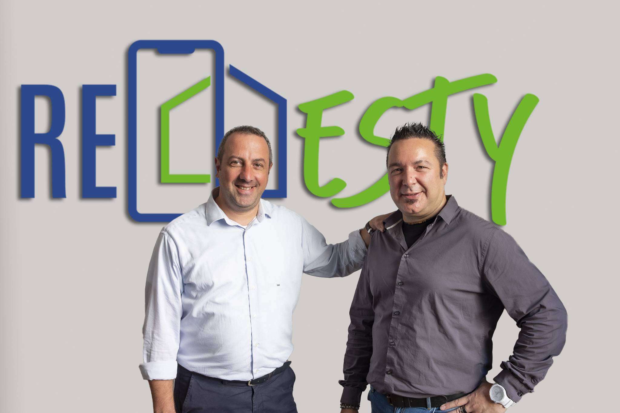 ReEsty: nasce il primo social network per il Real Estate. Qui entrano solo agenti certificati e clienti ReEsty: nasce il primo social network per il Real Estate. Qui entrano solo agenti certificati e clienti