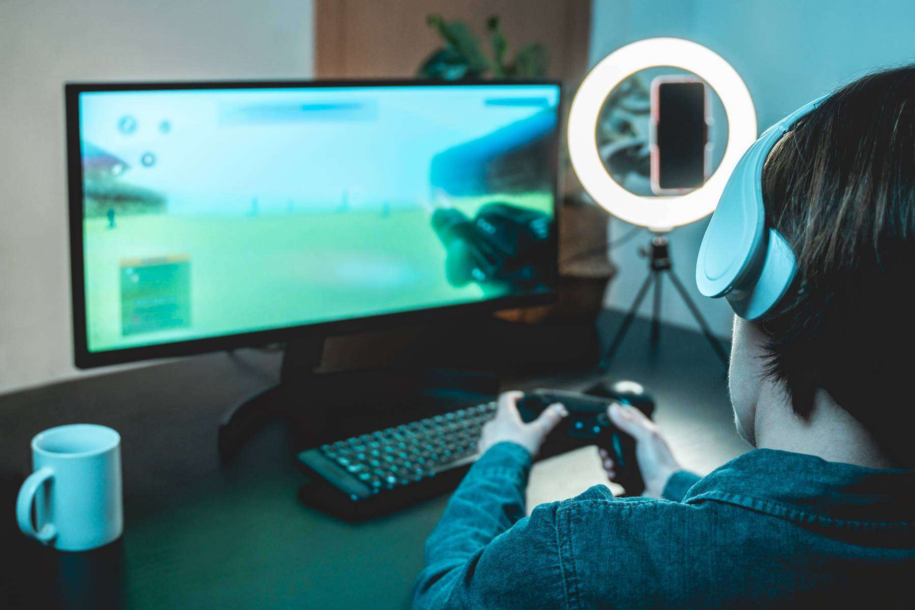 Twitch vuole spremere i suoi migliori streamer: battaglia sui ricavi pubblicitari Twitch vuole spremere i suoi migliori streamer: battaglia sui ricavi pubblicitari