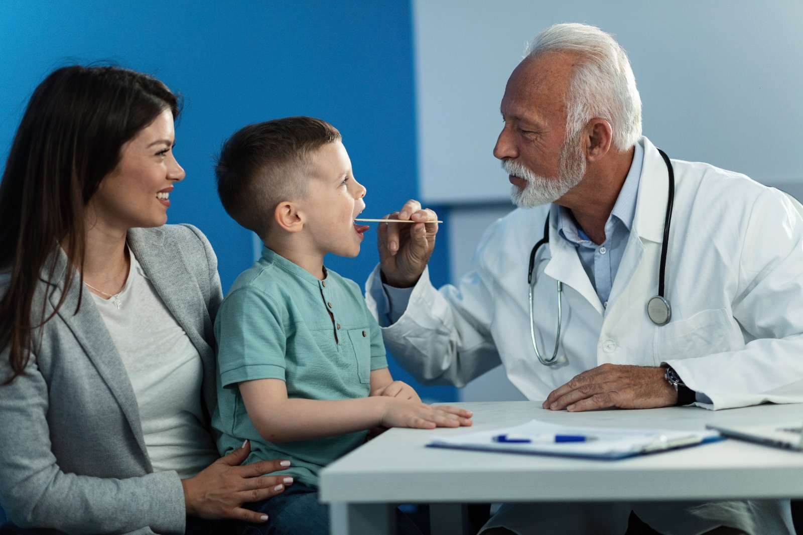 Visite solidali, DoctorApp e Banca delle Visite insieme per i più fragili Visite solidali, DoctorApp e Banca delle Visite insieme per i più fragili