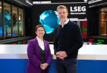 Il Co-CEO di Crowdcube, Matt Cooper, con Julia Hoggett, CEO del London Stock Exchange